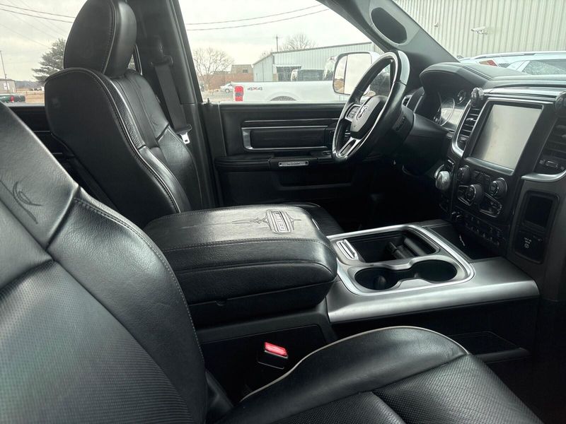 Used 2017 RAM 1500 LimitedImage 4