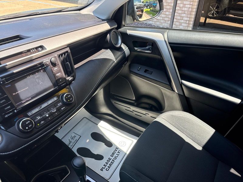 Used 2018 Toyota RAV4 XLEImage 22