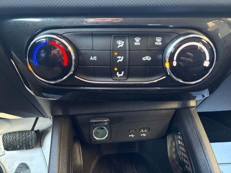 Used 2025 Chevrolet Trailblazer LTImage 19