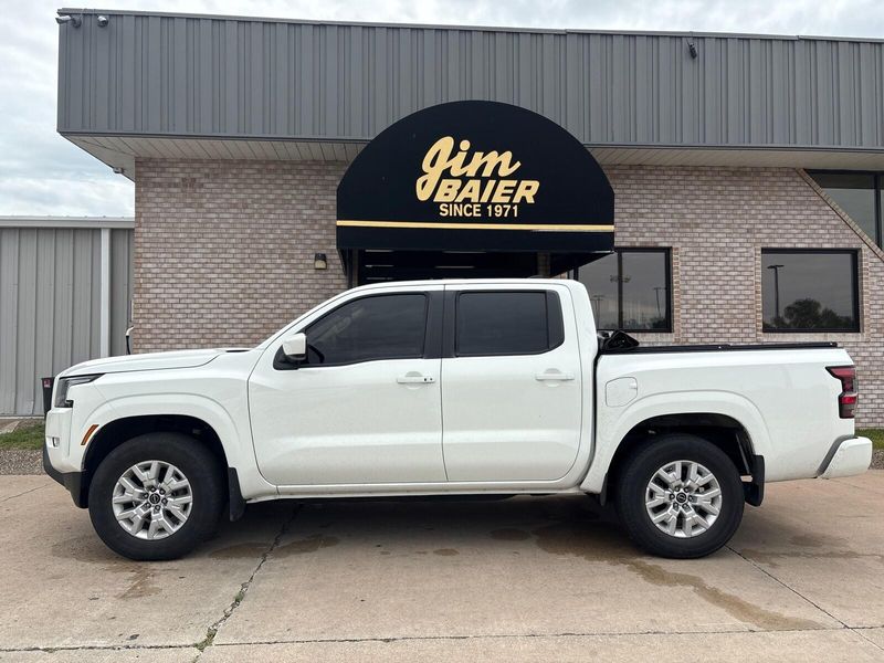 2022 Nissan Frontier SVImage 2