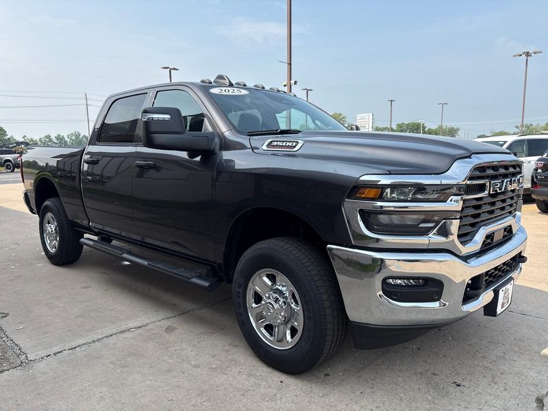 2025 RAM 3500 Tradesman Crew Cab 4x4 6