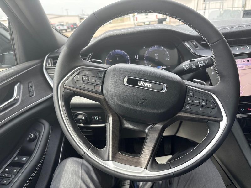 New 2026 Jeep Grand Cherokee L Limited Reserve 4x4Image 16