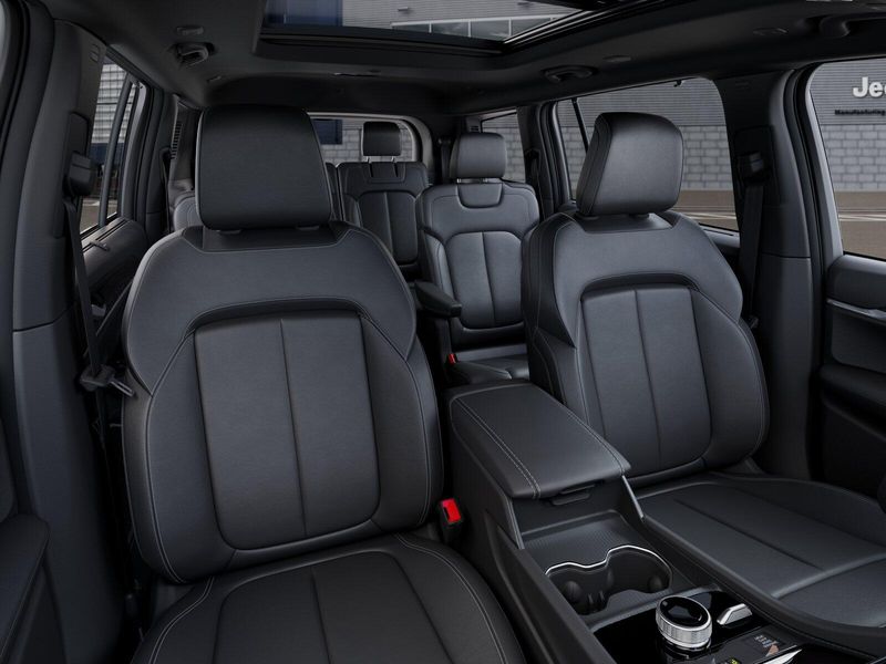 New 2026 Jeep Grand Cherokee L Limited 4x4Image 35