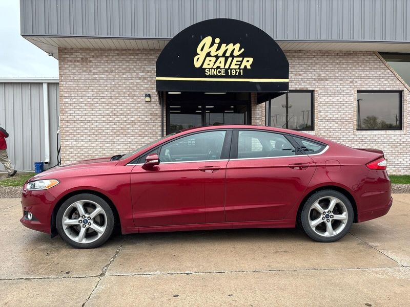2014 Ford Fusion SEImage 2