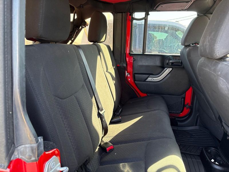 Used 2015 Jeep Wrangler Unlimited SportImage 8