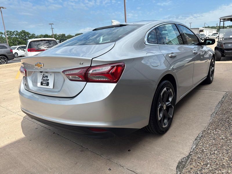 2022 Chevrolet Malibu LTImage 10