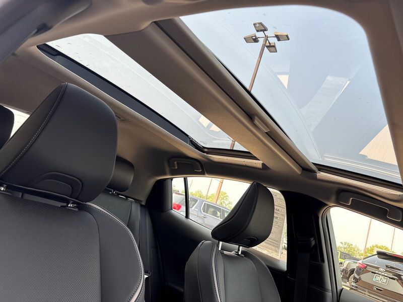 2024 Toyota Prius XLEImage 8