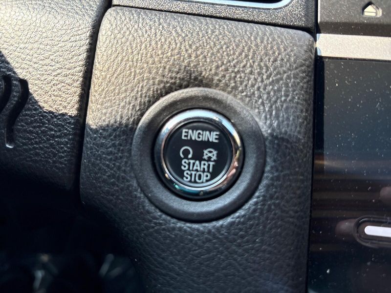 2014 Ford Taurus LimitedImage 19
