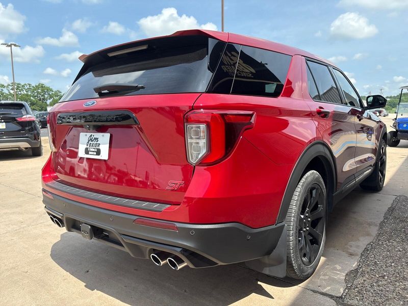 2021 Ford Explorer STImage 12