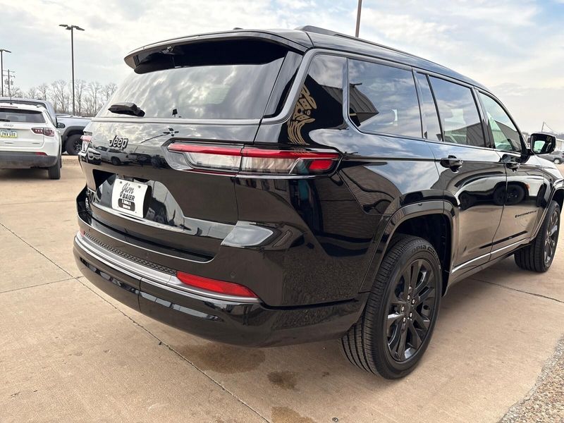 New 2026 Jeep Grand Cherokee L Limited Reserve 4x4Image 11