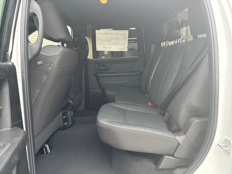New 2026 RAM 2500 Black Express Crew Cab 4x4 6