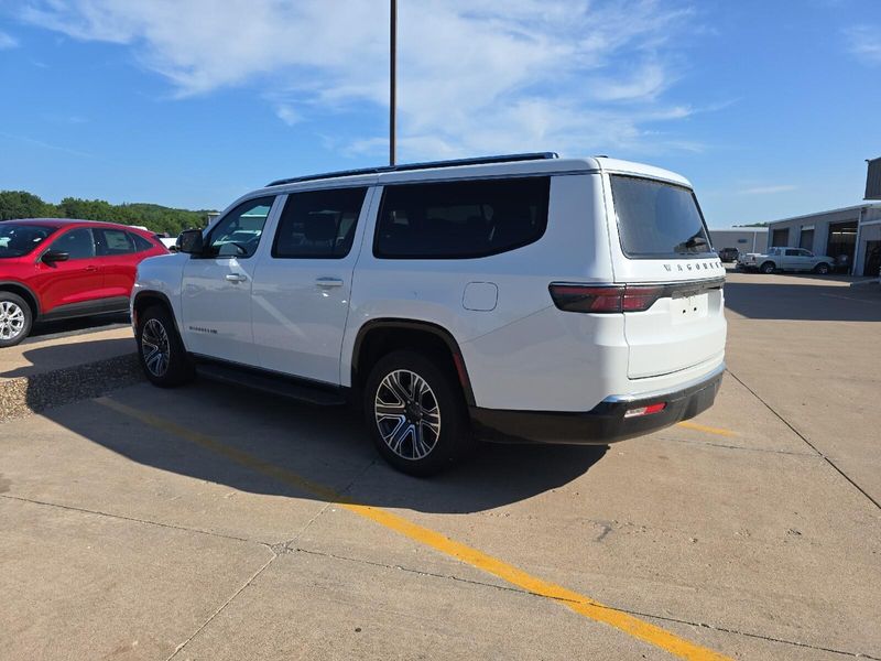 2024 Jeep Wagoneer L Series IIImage 5