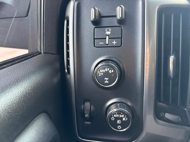 Used 2018 Chevrolet Silverado 1500 LTImage 15