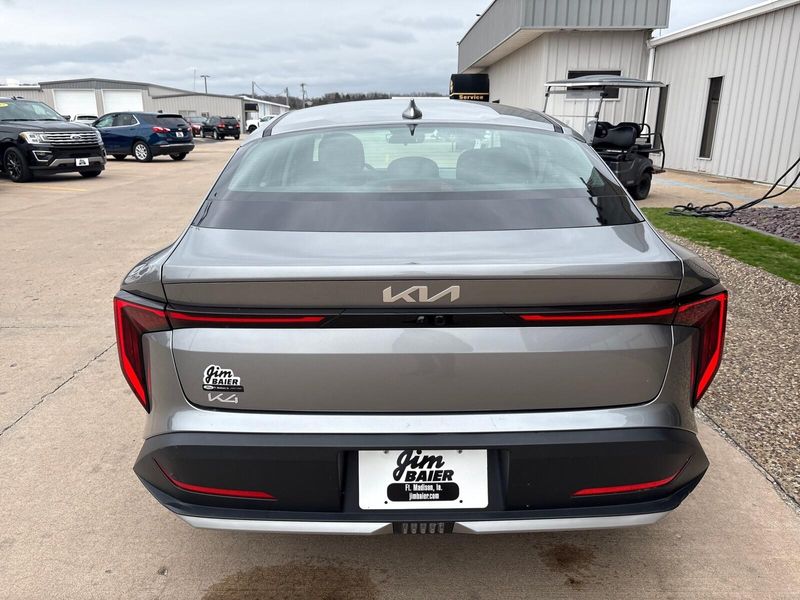 Used 2025 Kia K4 LXSImage 9