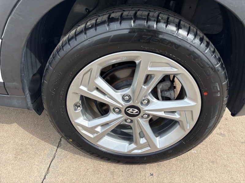 Used 2022 Hyundai Kona SELImage 12