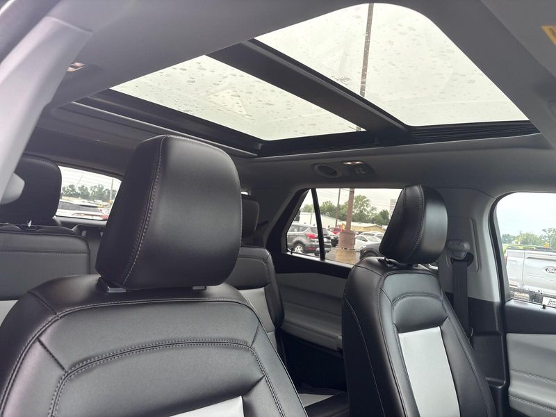 2024 Ford Explorer XLTImage 9