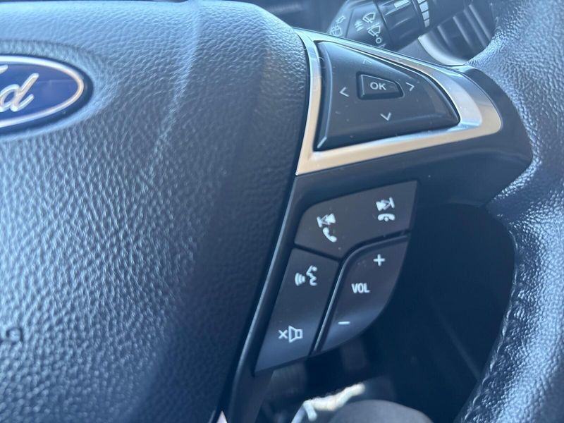 Used 2024 Ford Edge SELImage 15