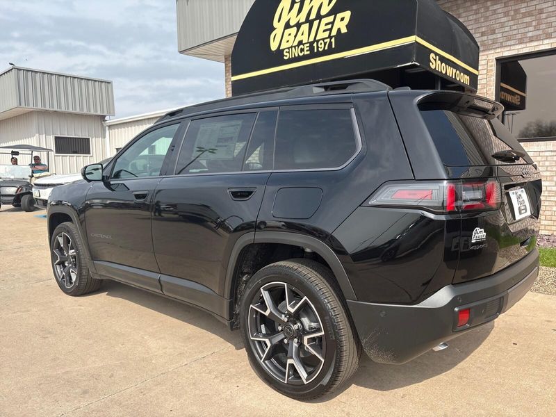 New 2026 Jeep Cherokee Overland 4x4Image 11