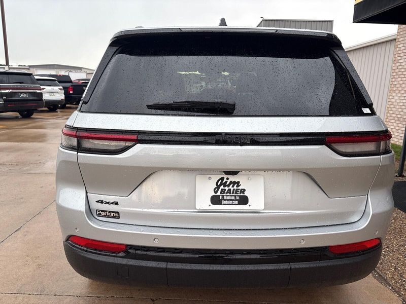 2025 Jeep Grand Cherokee Altitude X 4x4Image 10