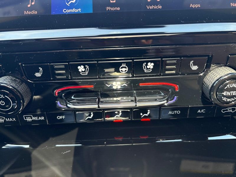 New 2025 Jeep Grand Cherokee L Summit 4x4Image 20