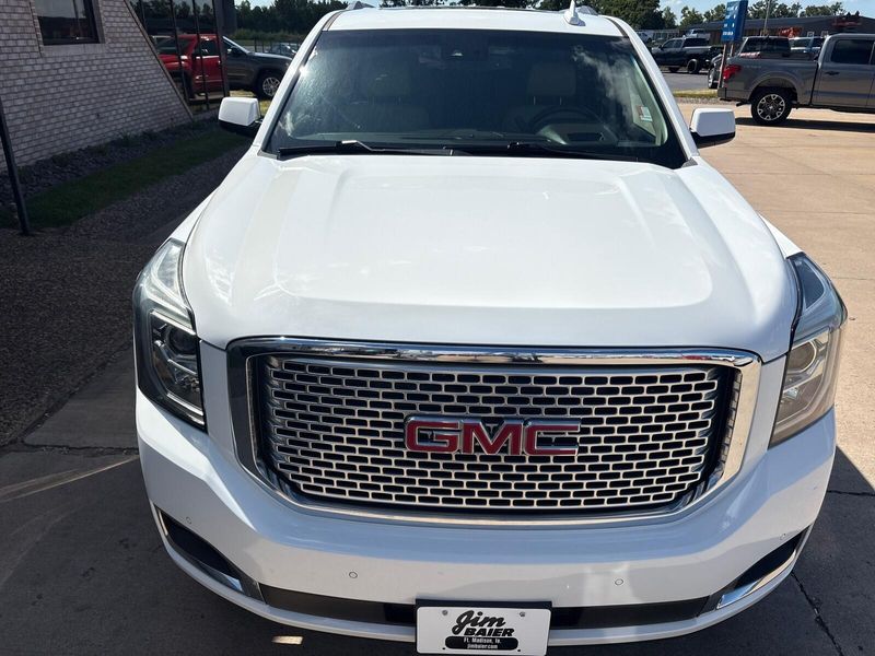 Used 2017 GMC Yukon DenaliImage 9