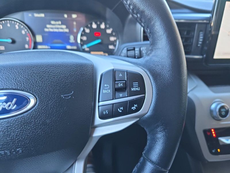 2023 Ford Explorer XLTImage 22