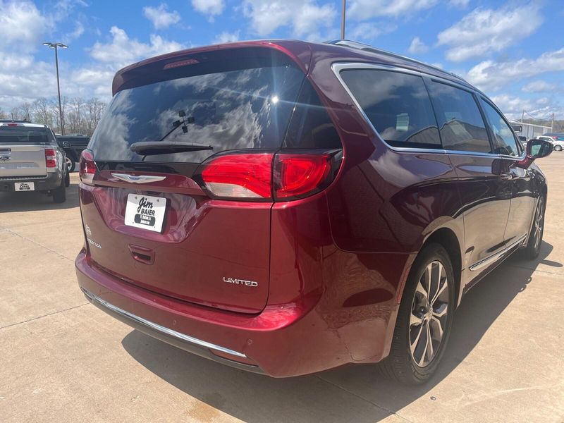 2018 Chrysler Pacifica LimitedImage 10