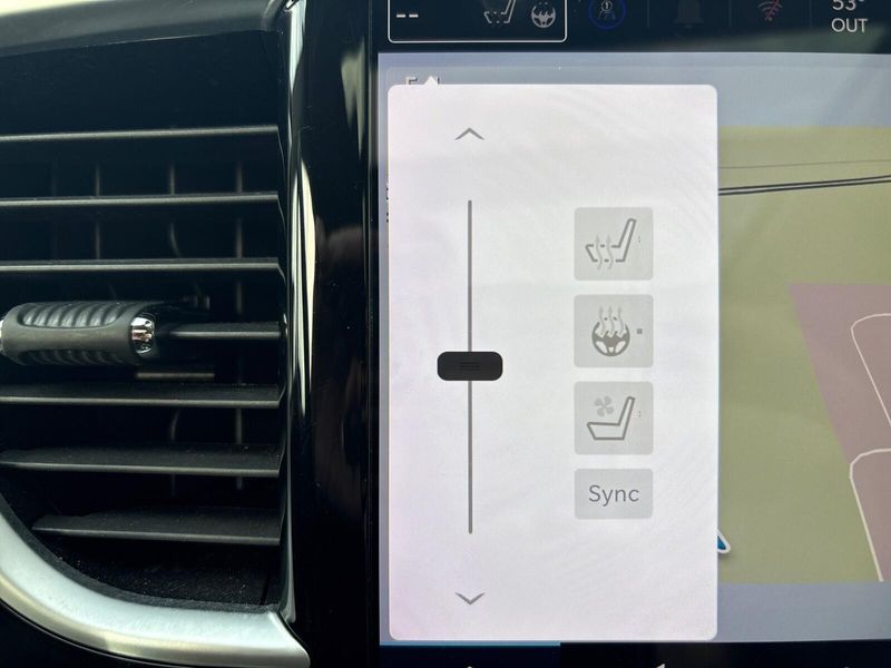 Used 2023 Chrysler Pacifica LimitedImage 24