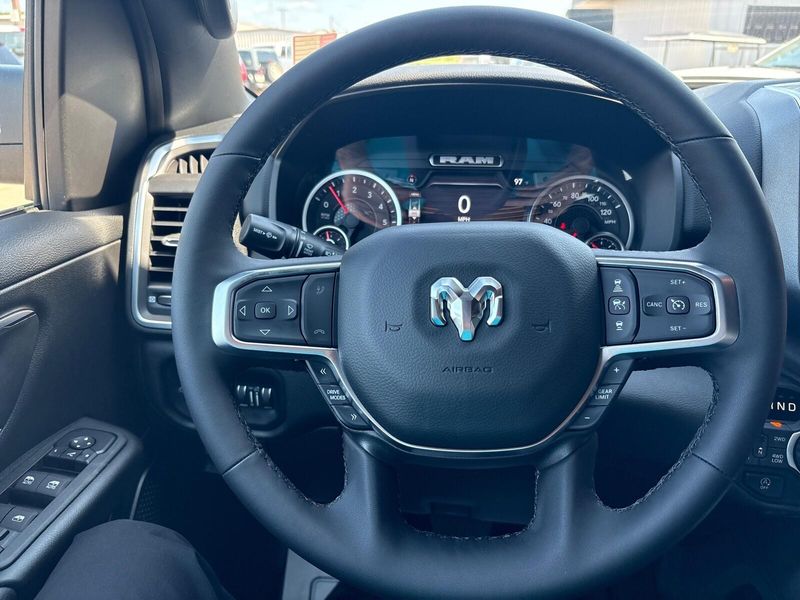 2025 RAM 1500 Big Horn Crew Cab 4x4 5
