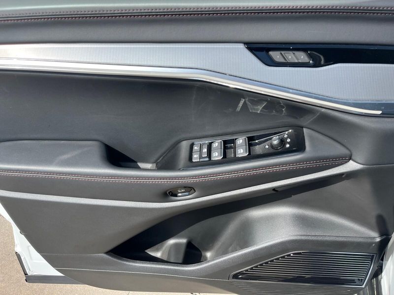 2024 Wagoneer S Wagoneer S Launch EditionImage 15