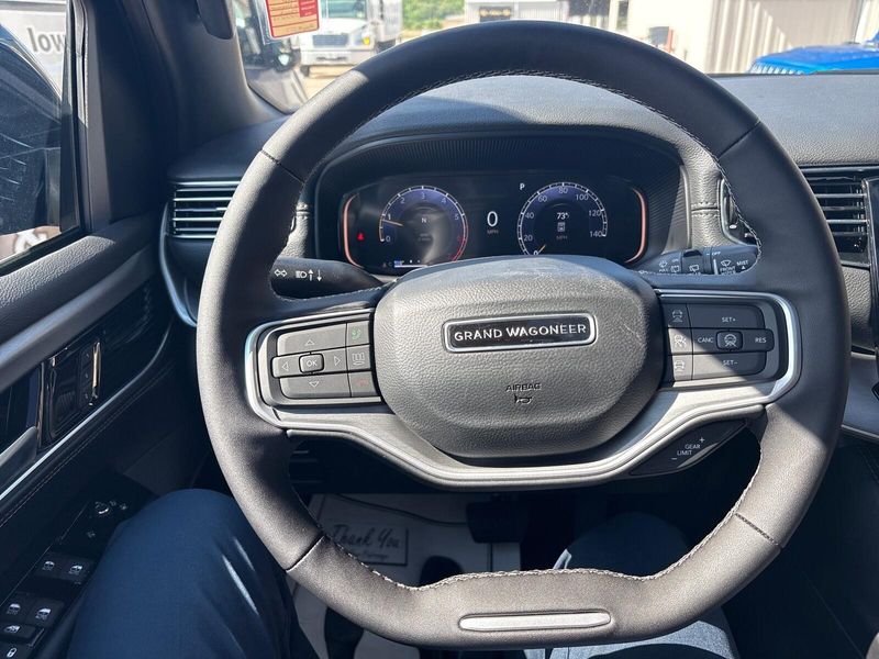 2026 Jeep Grand Wagoneer Limited Altitude 4x4Image 19