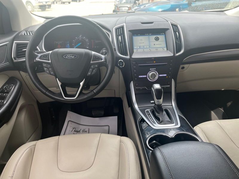 2018 Ford Edge TitaniumImage 5