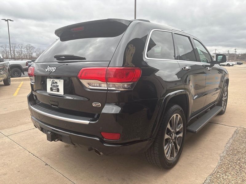 Used 2018 Jeep Grand Cherokee OverlandImage 11