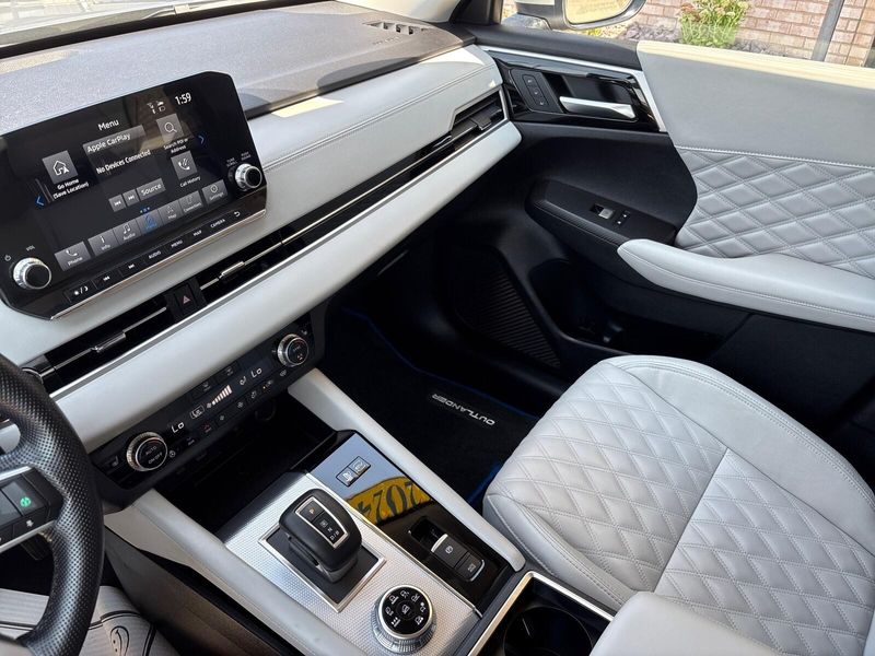 Used 2024 Mitsubishi Outlander PHEV SELImage 20