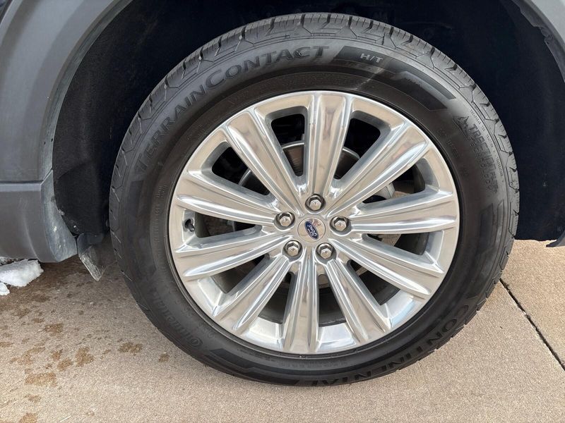 Used 2020 Ford Explorer LimitedImage 14