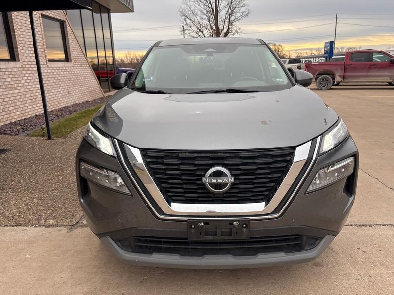 Used 2023 Nissan Rogue SVImage 6