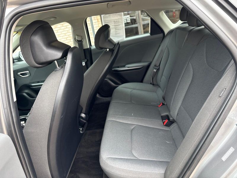Used 2025 Kia K4 LXSImage 4