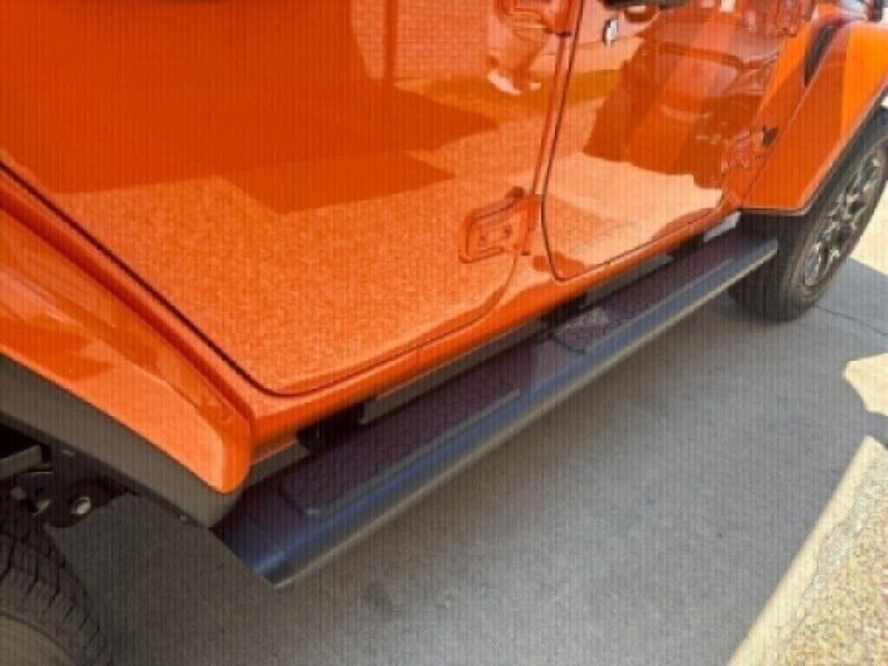 2025 Jeep Wrangler 4-door SaharaImage 10