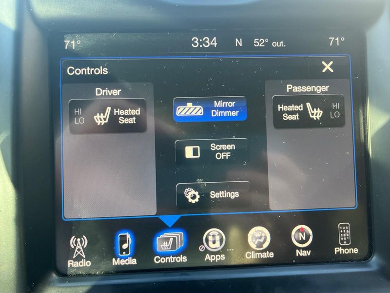 2016 Chrysler 300 300SImage 16