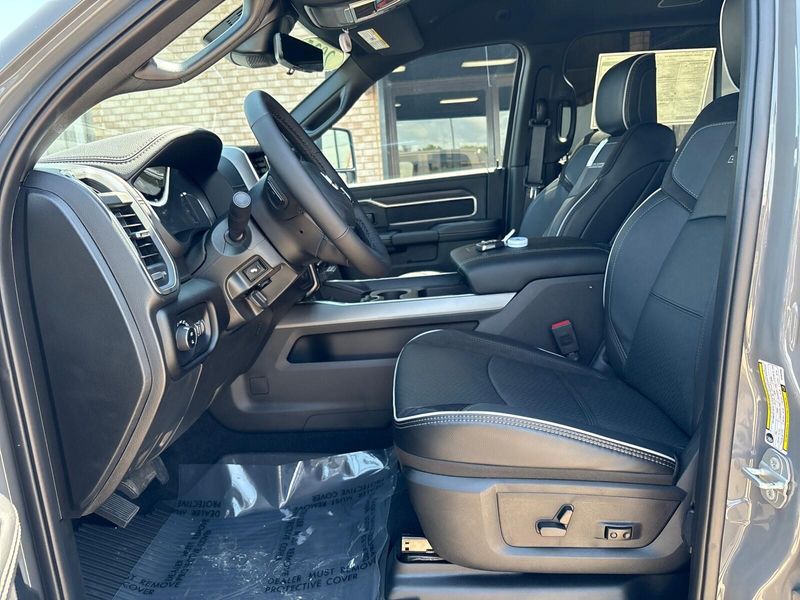New 2025 RAM 2500 Laramie Crew Cab 4x4 6