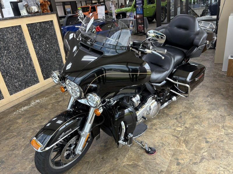 2017 Harley-Davidson Flhtkl Ultra Limited LowImage 18