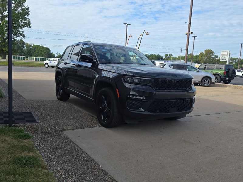 Used 2023 Jeep Grand Cherokee LimitedImage 7