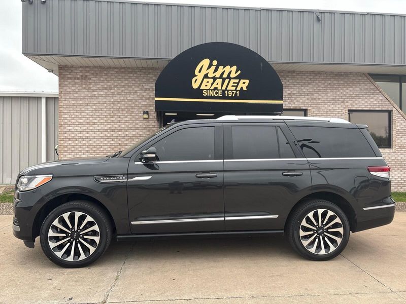 2022 Lincoln Navigator ReserveImage 2