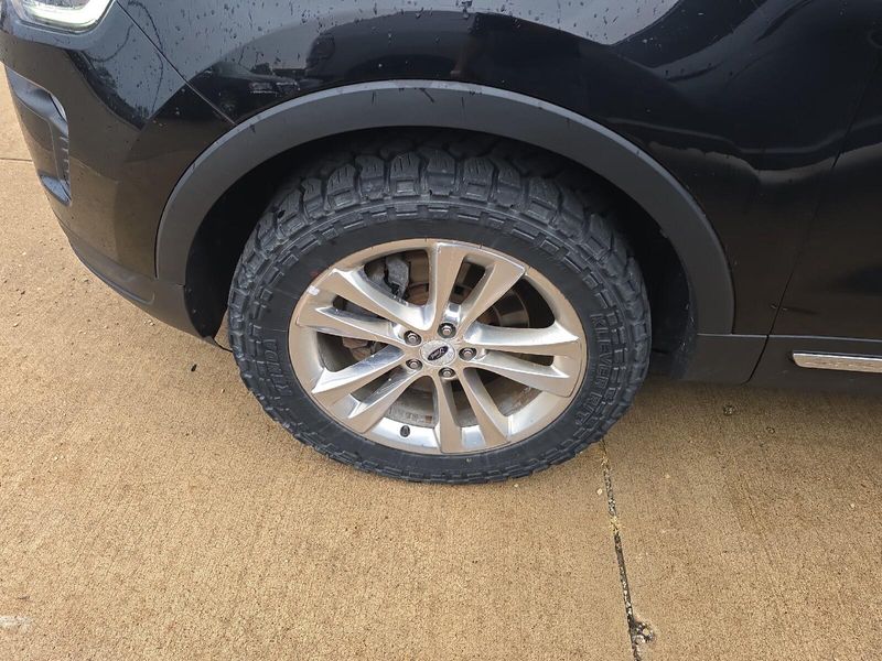 Used 2018 Ford Explorer XLTImage 9