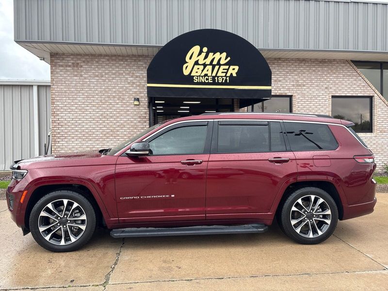 Used 2023 Jeep Grand Cherokee L OverlandImage 2