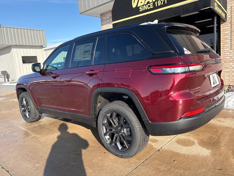 New 2025 Jeep Grand Cherokee Limited 4x4Image 12