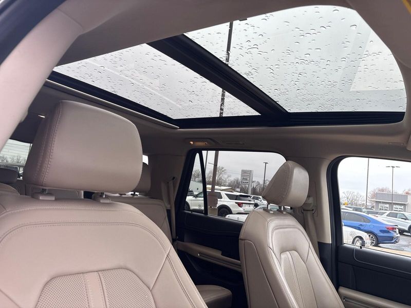 Used 2023 Ford Expedition LimitedImage 10