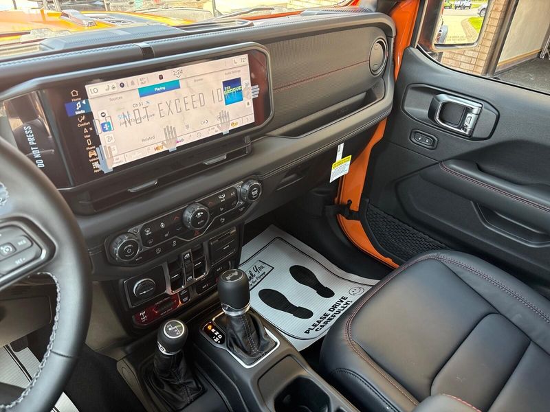 2025 Jeep Wrangler 4-door RubiconImage 16