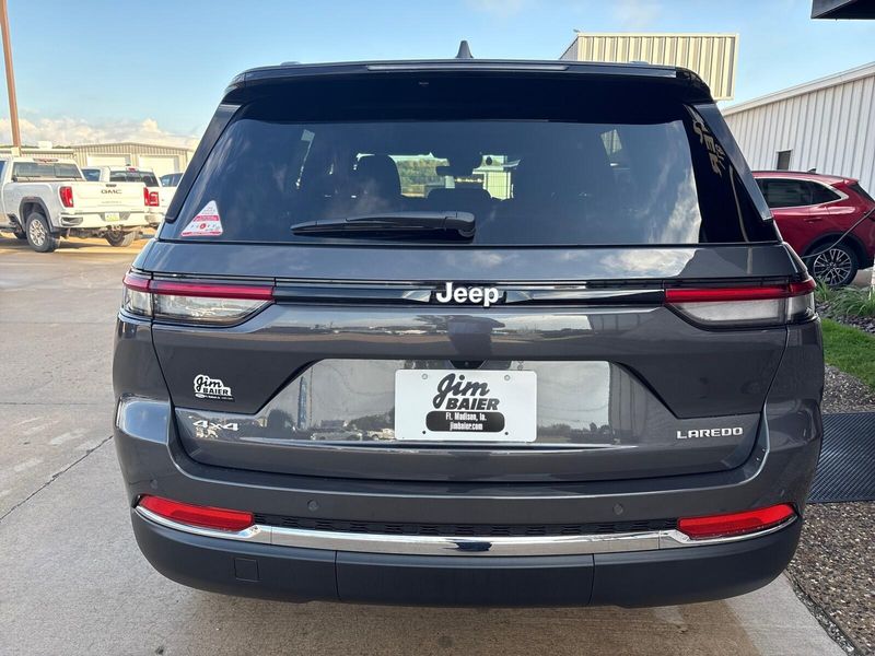 New 2025 Jeep Grand Cherokee Laredo X 4x4Image 10