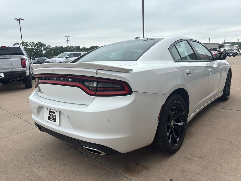 2022 Dodge Charger SXTImage 10